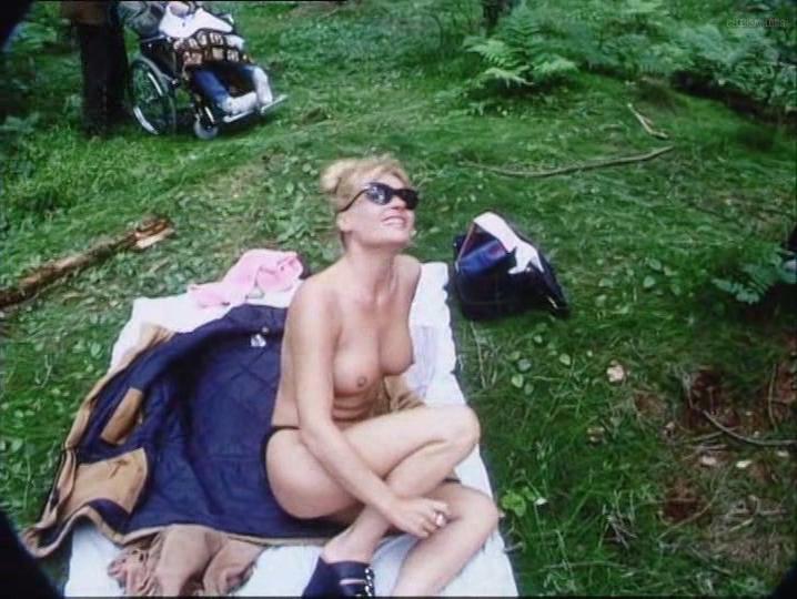 Trine Michelsen nude - Idioterne (1998)